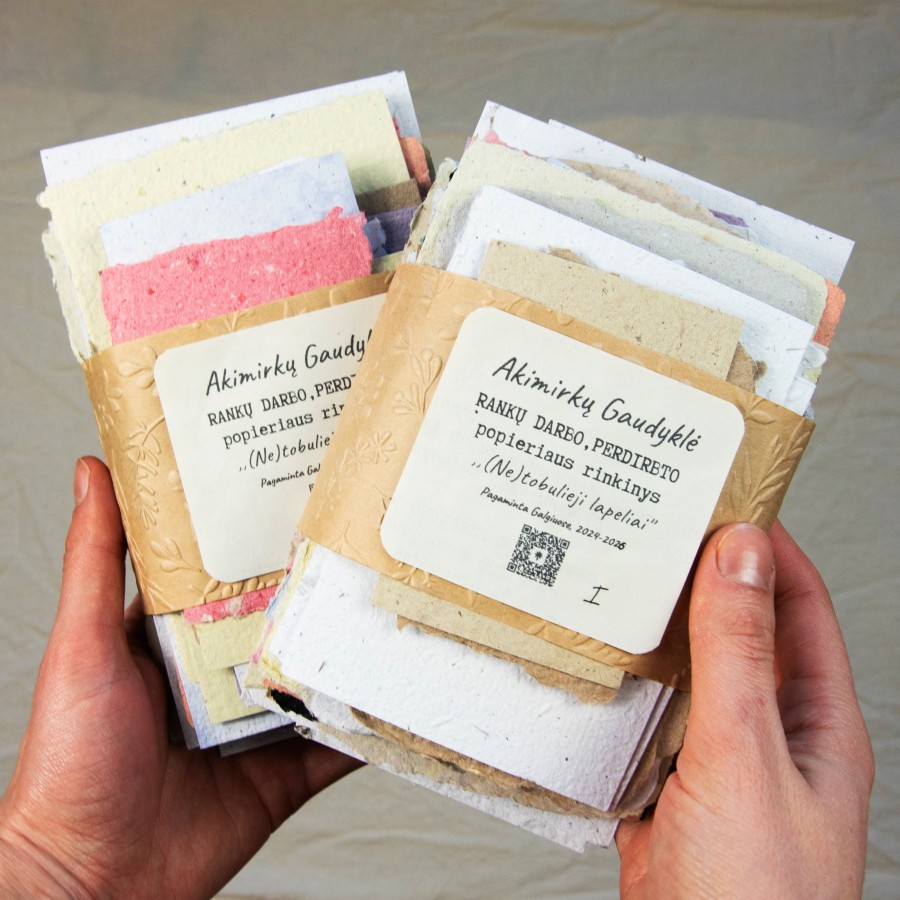 (NE)TOBULŲ perdirbto popieriaus lapelių rinkinys, I