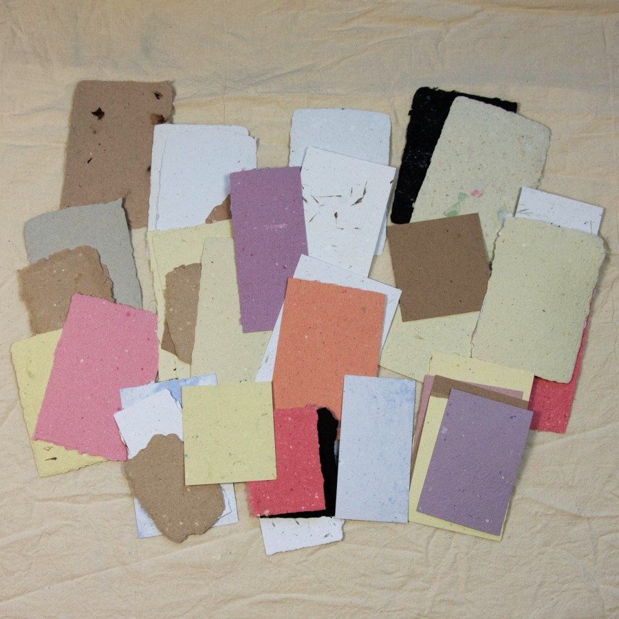 (NE)TOBULŲ perdirbto popieriaus lapelių rinkinys, I