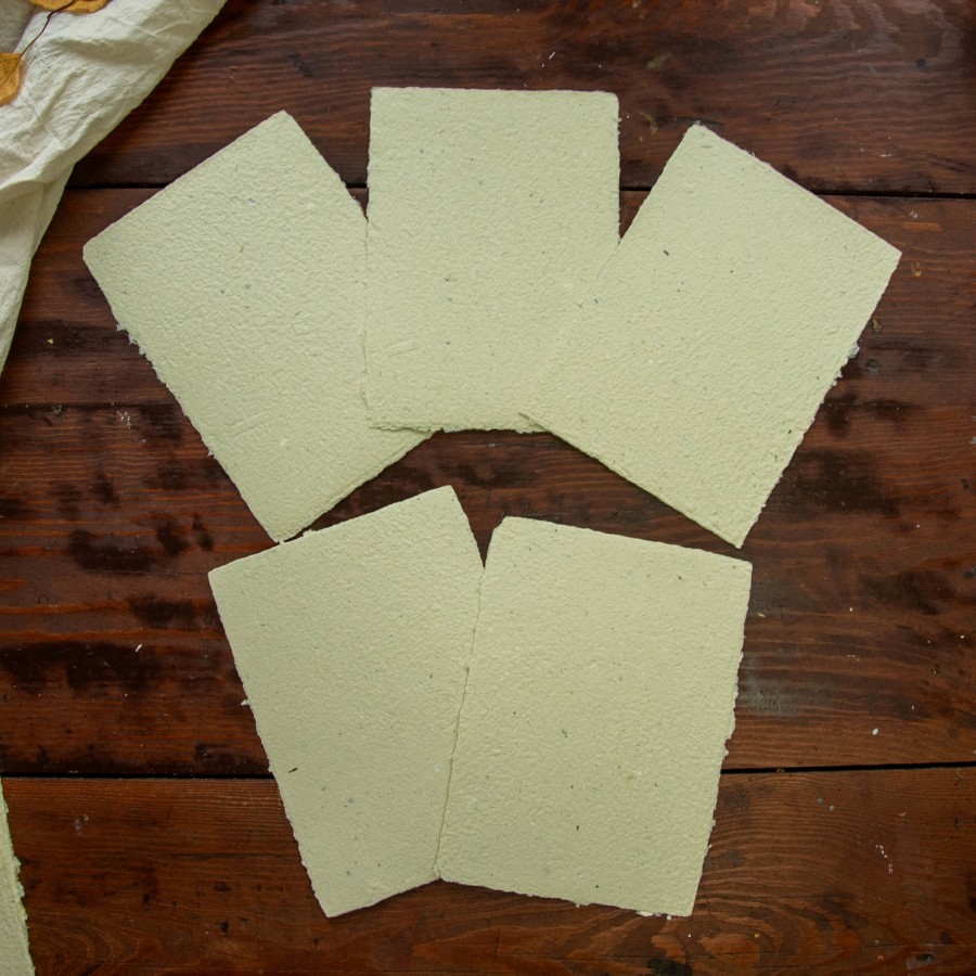 Kreminis perdirbtas popierius, 15x21 cm, 5 vnt.