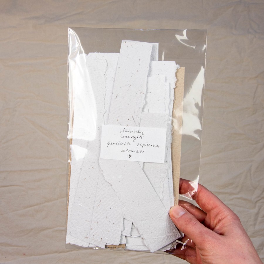 Perdirbto popieriaus atraižos